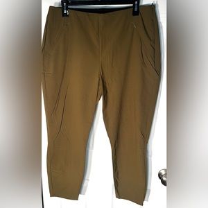 Duluth Trading Co Women's Nylon Skinny Leg Ankle Outdoor Pants Size 14 Short